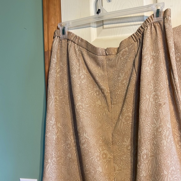 Work suite - Picture 4 of 6